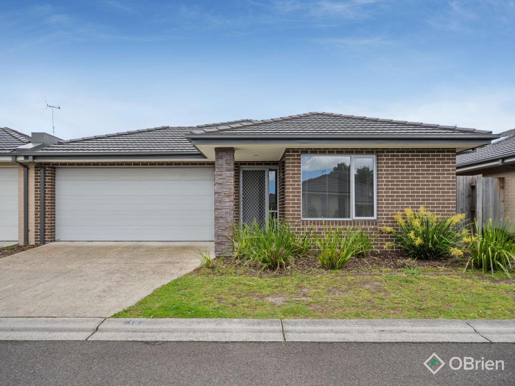 16 CABERNET DR, SOMERVILLE, VIC 3912