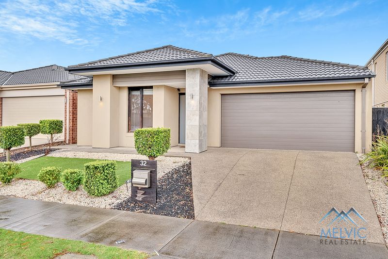 32 Seagrass Cres, Point Cook, VIC 3030