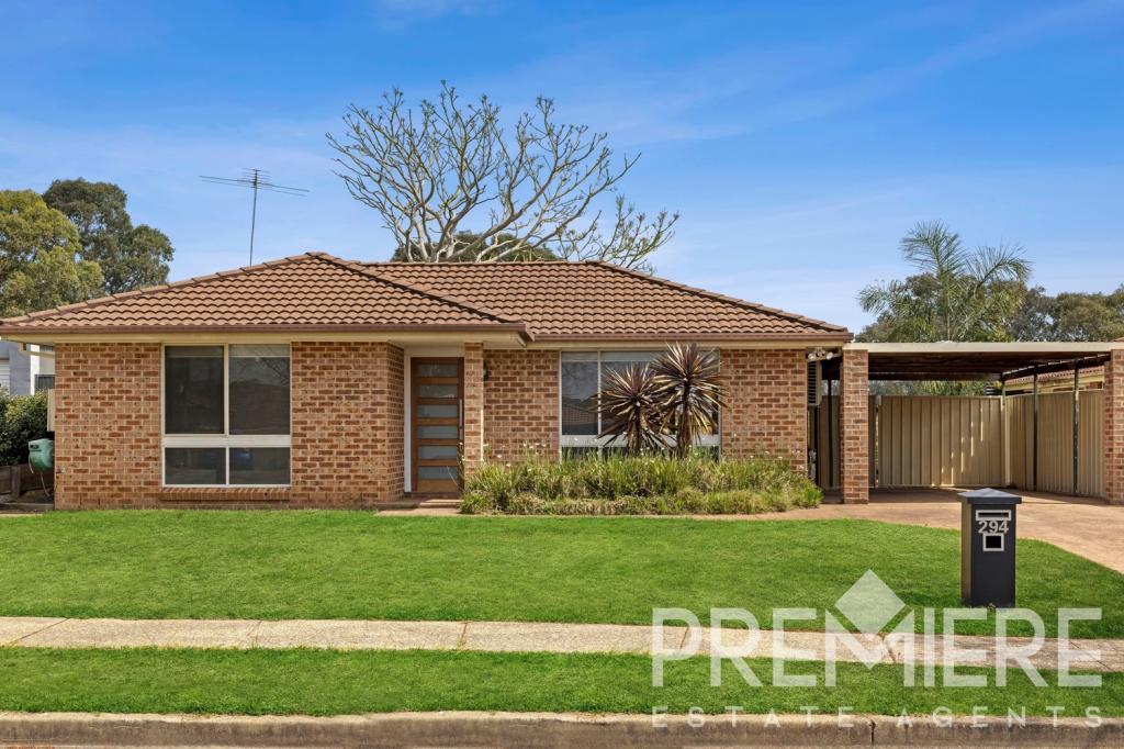 294 Welling Dr, Mount Annan, NSW 2567