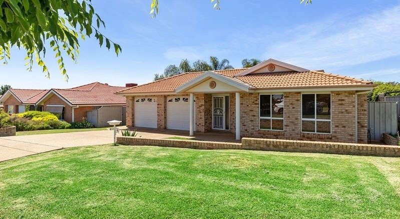 9 Illeura Rd, Bourkelands, NSW 2650