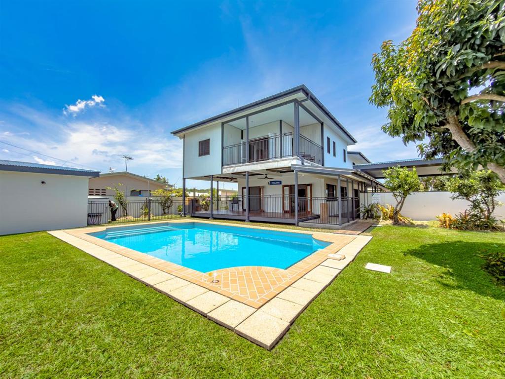 22 Illich St, Kurrimine Beach, QLD 4871