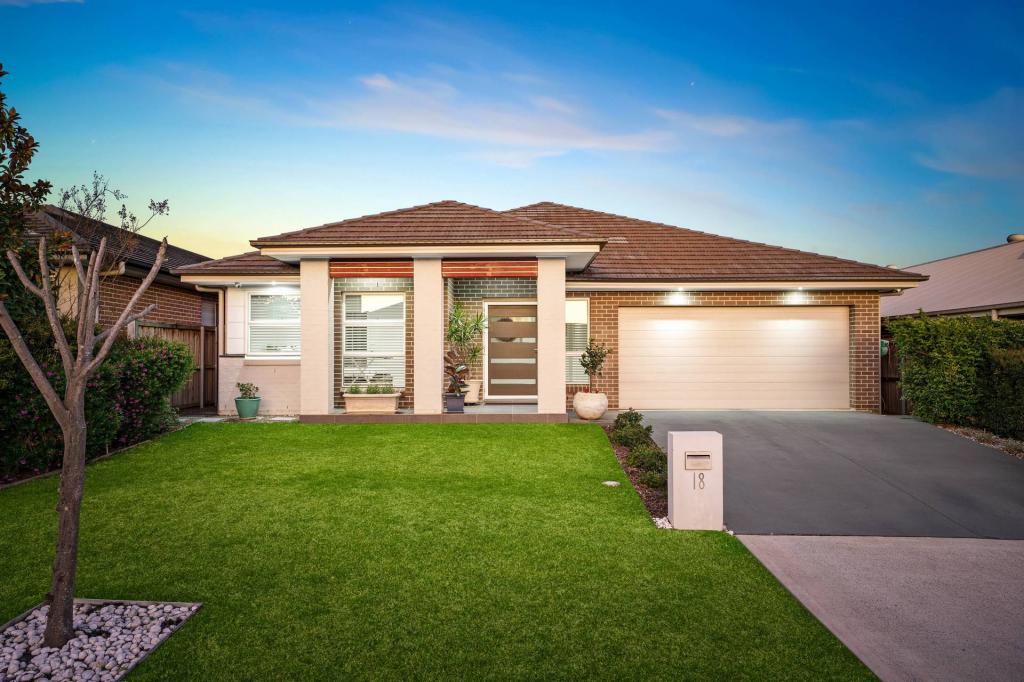 18 Walseley Cres, Gledswood Hills, NSW 2557