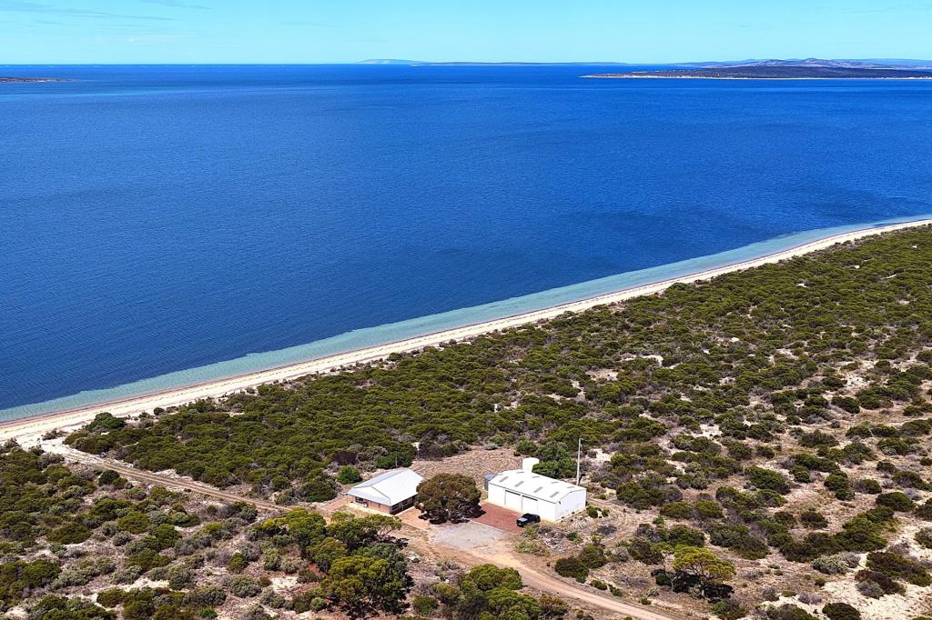 1942 Lincoln Hwy, Louth Bay, SA 5607