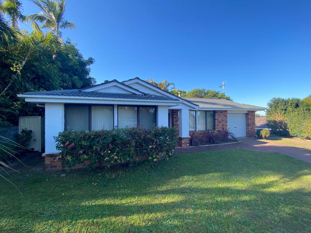4 TALAWONG DR, TAREE, NSW 2430