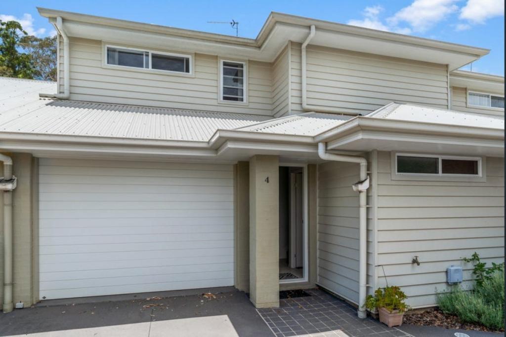 4/9 Mccook St, South Toowoomba, QLD 4350