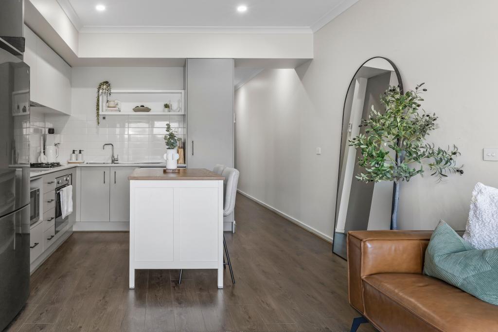 13 Clarence Walk, Mickleham, VIC 3064