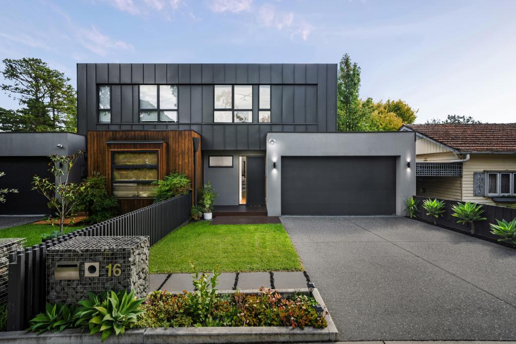 16 Downing St, Blackburn, VIC 3130