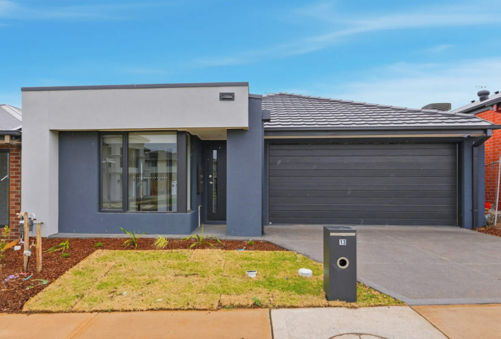 13 Nadeen Rd, Mambourin, VIC 3024