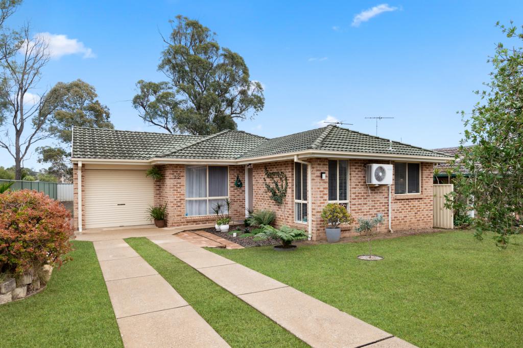 22 Cusack Cl, St Helens Park, NSW 2560