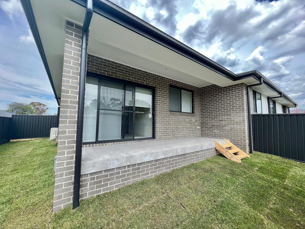 1A DULCIMERE ST, TAHMOOR, NSW 2573