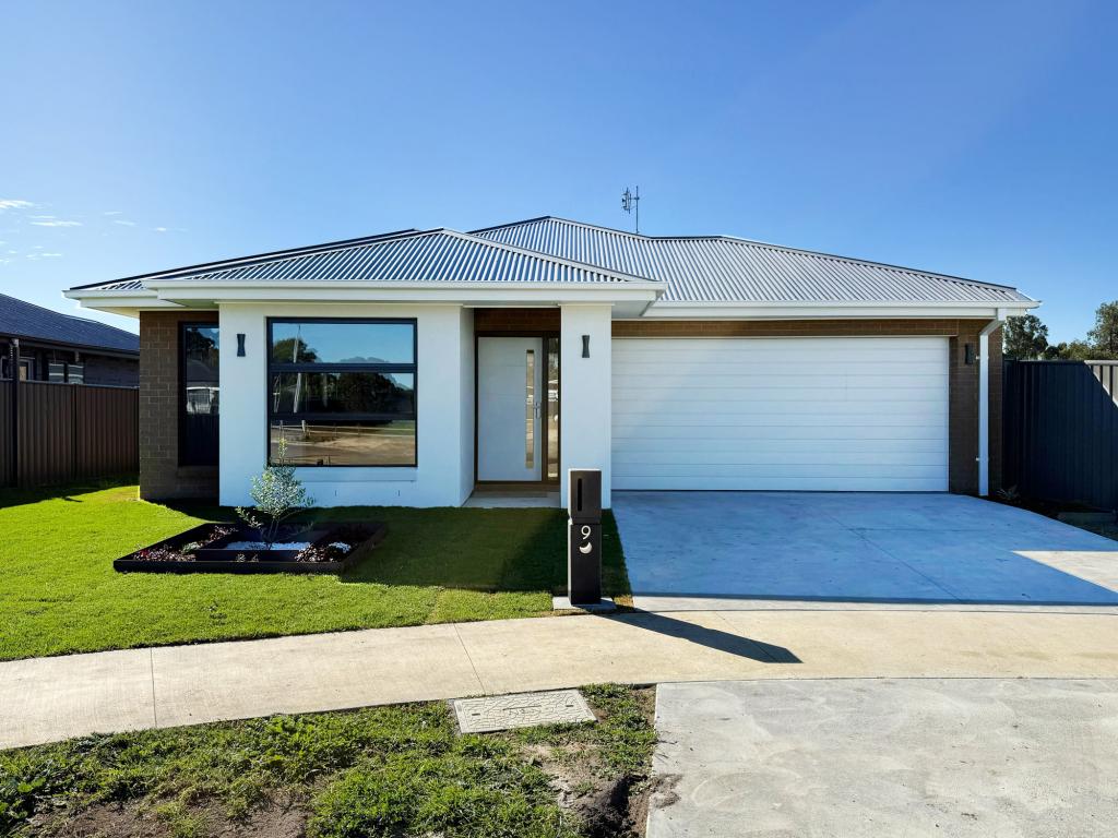 9 CROWTHER CT, BAIRNSDALE, VIC 3875