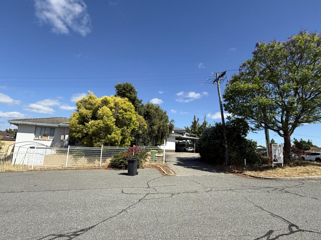 1 Banksia Cir, Thornlie, WA 6108