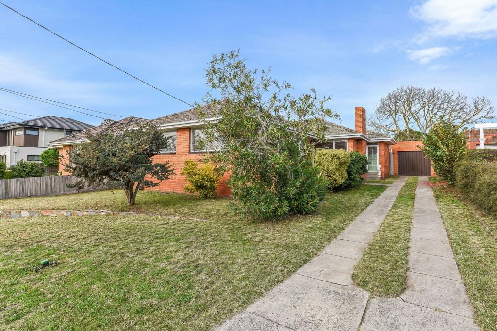32 LEICESTER AVE, GLEN WAVERLEY, VIC 3150