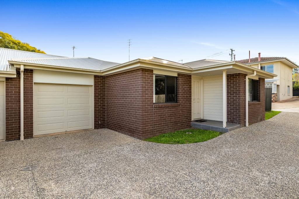 2/15b John St, East Toowoomba, QLD 4350