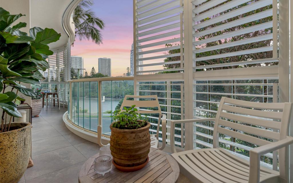 2/1 Cable St, Main Beach, QLD 4217