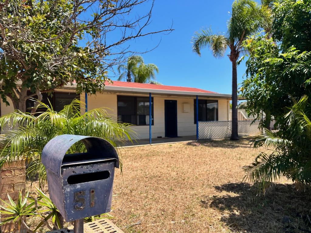 51 Waldeck St, Dongara, WA 6525