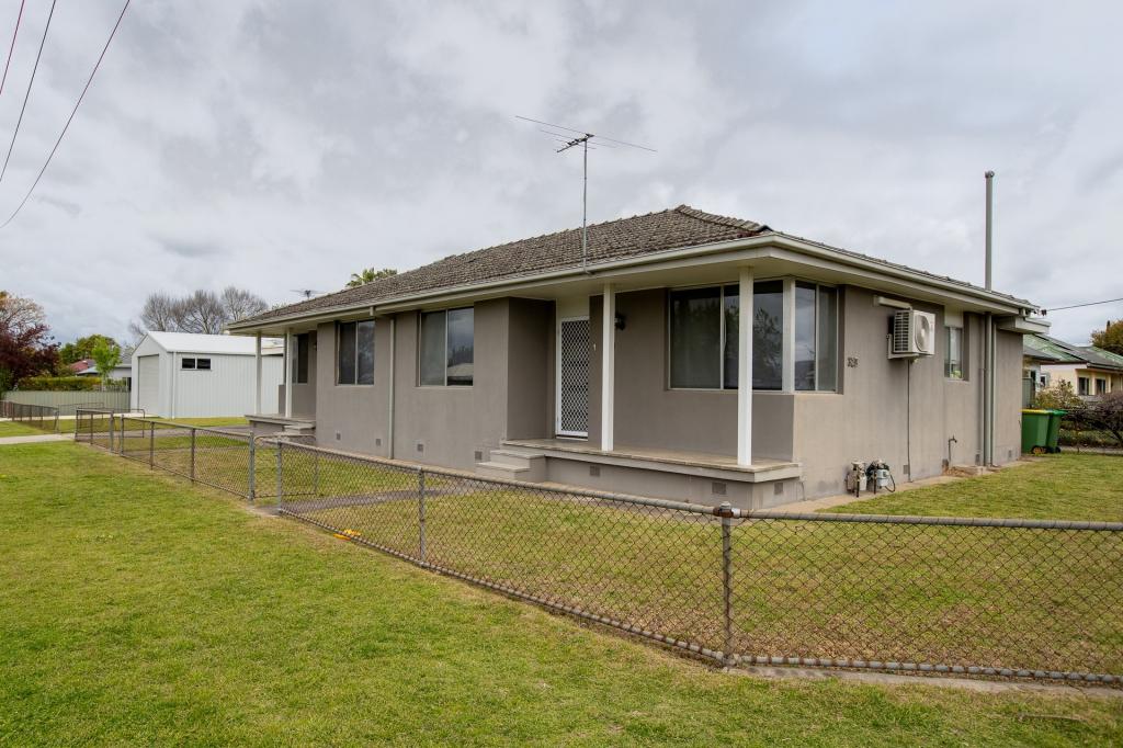 1 & 2/329 Wantigong St, North Albury, NSW 2640