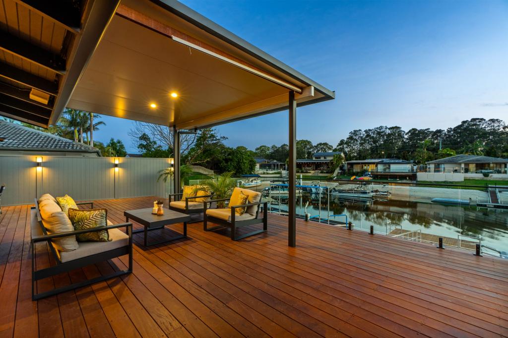 6 Huon St, Broadbeach Waters, QLD 4218