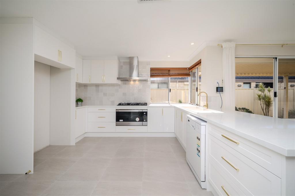 28 Edgeworth Cct, Tapping, WA 6065