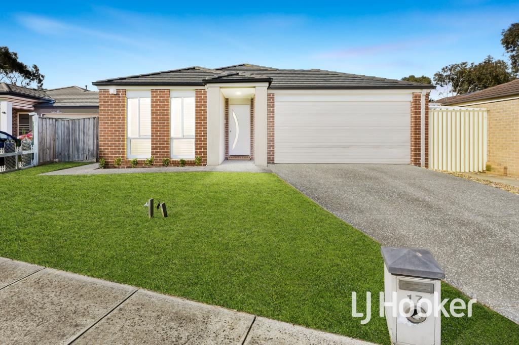 17 Nobel Dr, Cranbourne West, VIC 3977