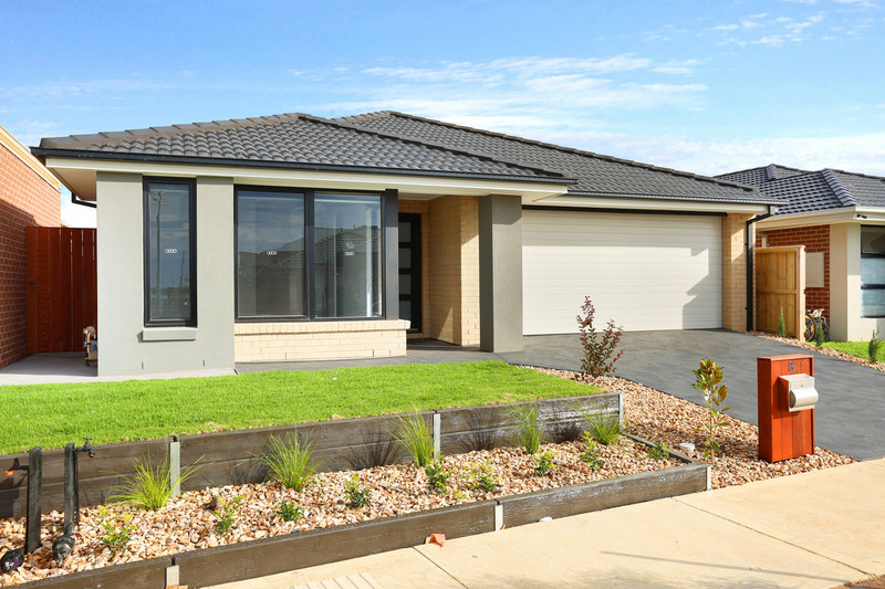 8 Lumley Cct, Werribee, VIC 3030