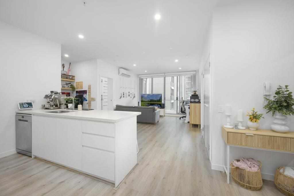 610/10 Aviators Way, Penrith, NSW 2750