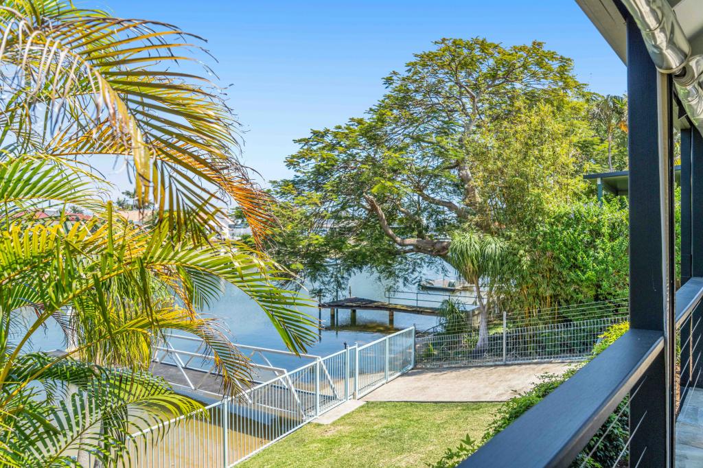 4 Andrew Ave, Broadbeach Waters, QLD 4218