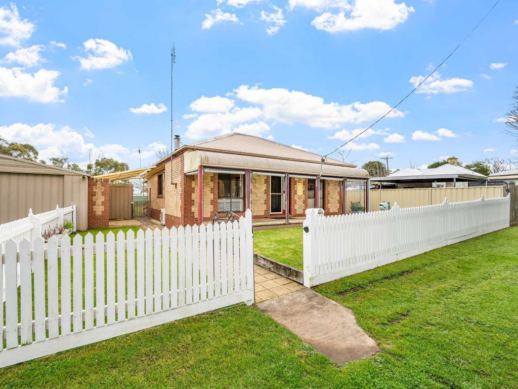 12 Steel Rd, Hamilton, VIC 3300