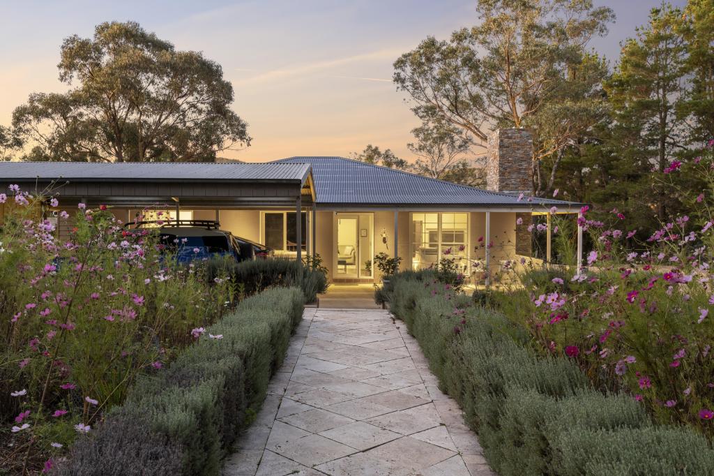 15 Amungula Pl, Wamboin, NSW 2620