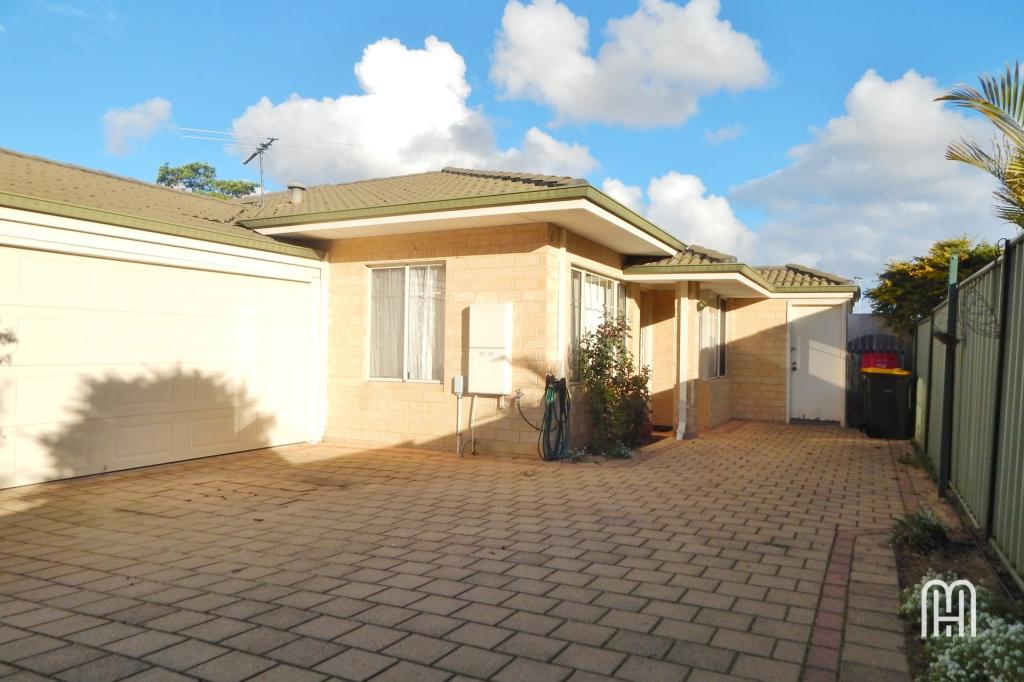 12a Gwelup St, Karrinyup, WA 6018