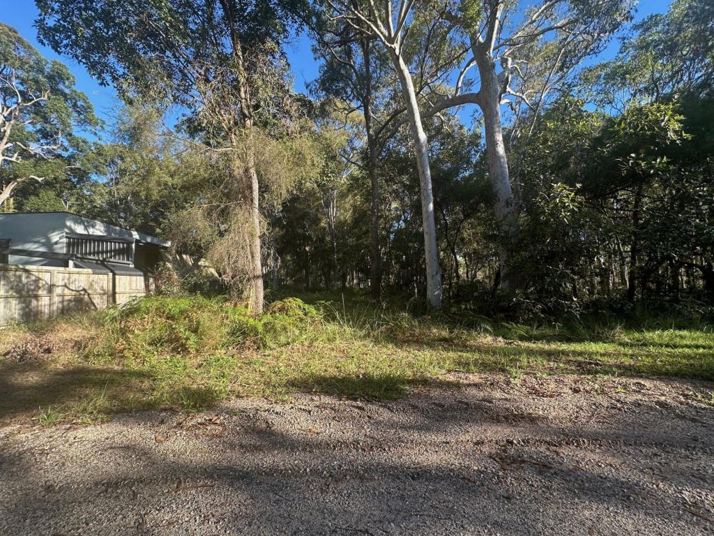 4 Falconhurst Rd, Russell Island, QLD 4184