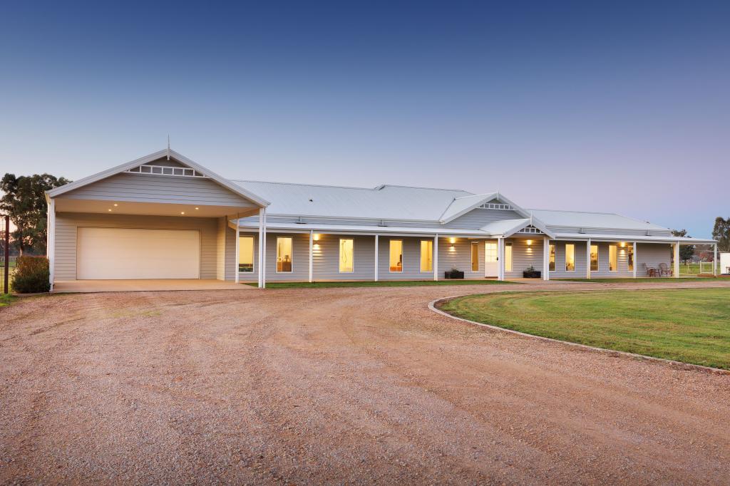 56 Delloro Rd, Wangaratta South, VIC 3678