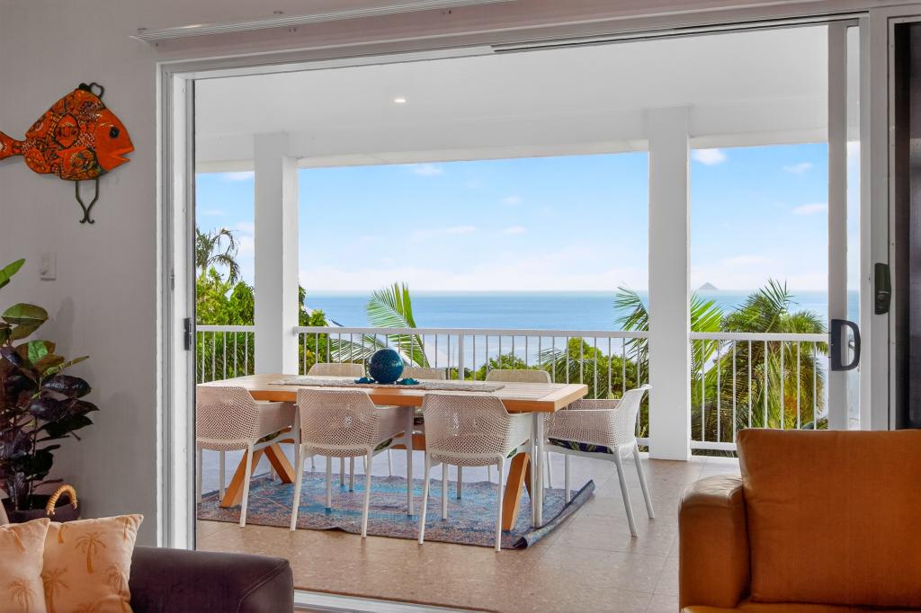8 Blackcurrant Dr, Hideaway Bay, QLD 4800