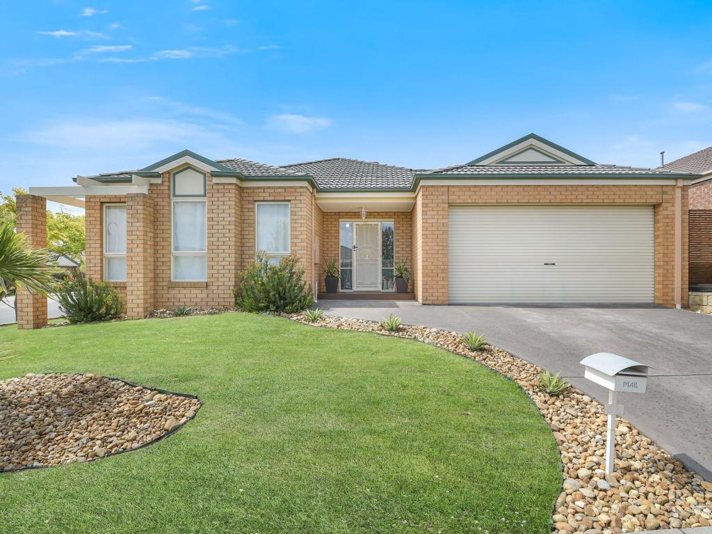 32 Saul Ave, Berwick, VIC 3806