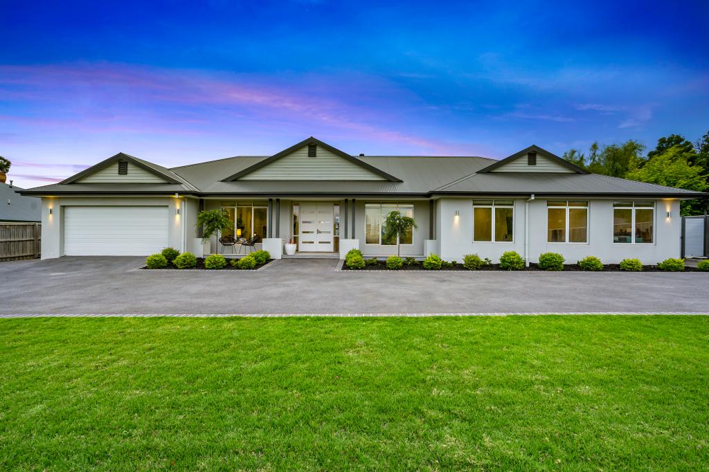 63 Willowbank Rd, Gisborne, VIC 3437