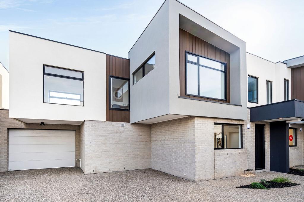 2/68 ROBERTS RD, AIRPORT WEST, VIC 3042