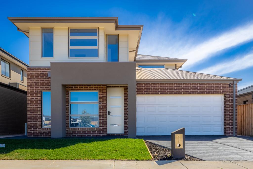 60 Carora Cct, Clyde North, VIC 3978