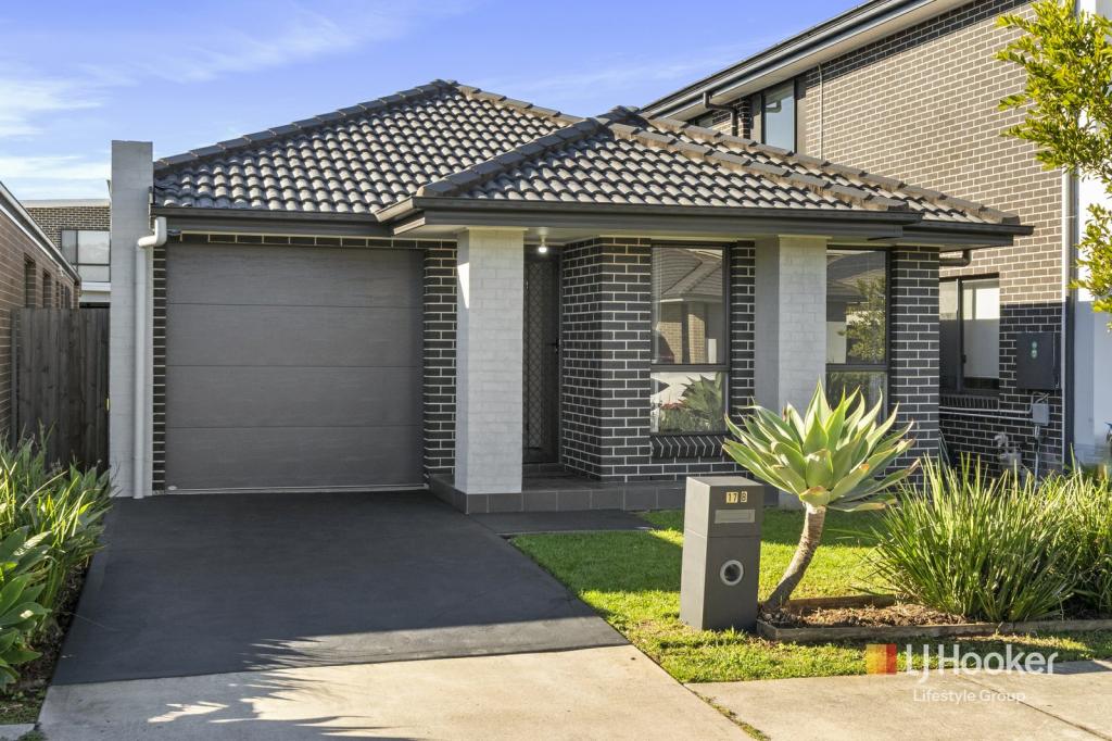 17b Livesy St, Oran Park, NSW 2570