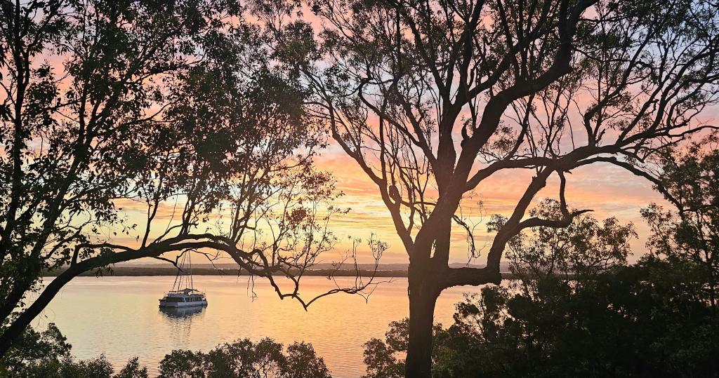 136 Western Rd, Macleay Island, QLD 4184