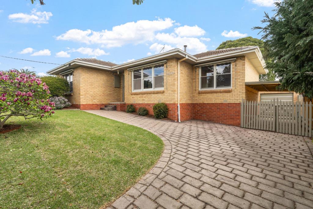 100 Valley Cres, Glenroy, VIC 3046