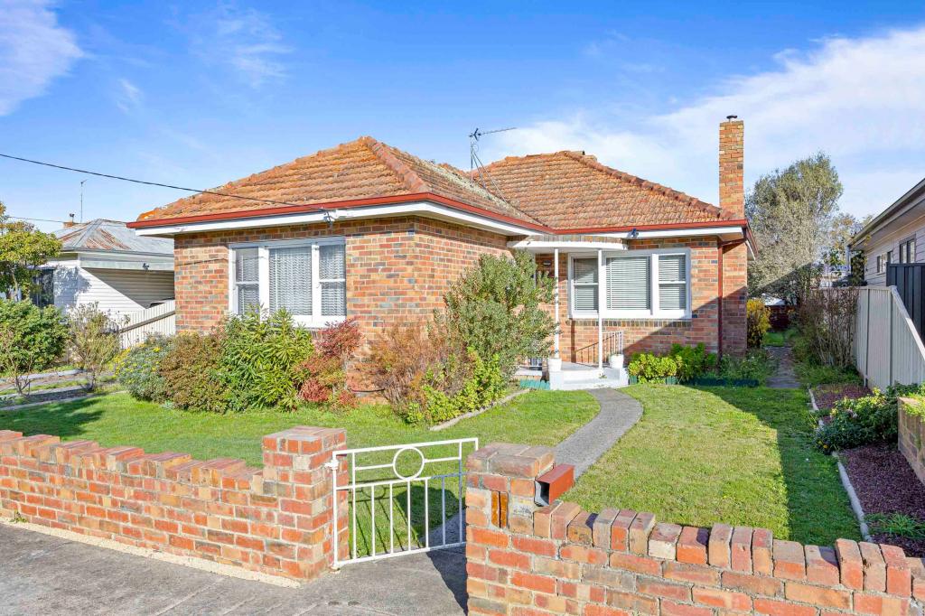 7 Iris Ave, Wendouree, VIC 3355