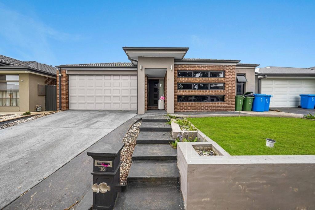 16 LANTHORN CRES, CRANBOURNE EAST, VIC 3977
