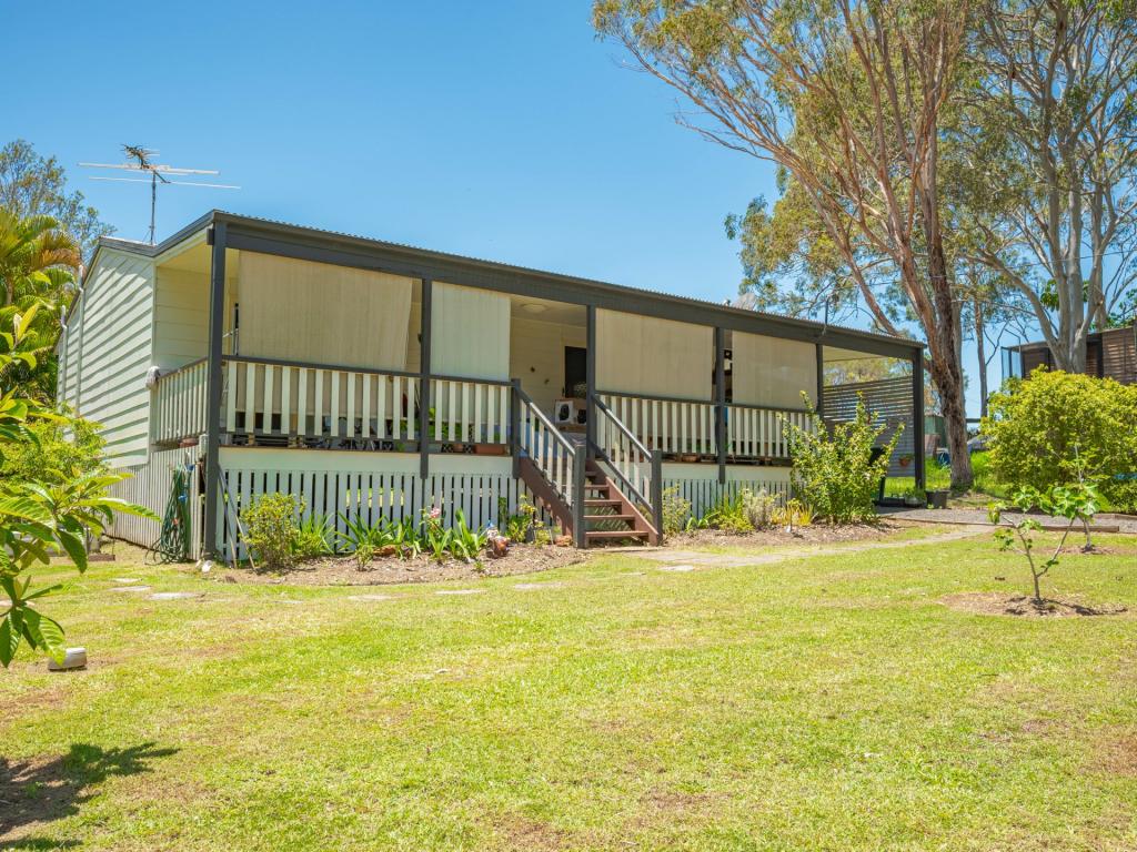 31 Jasper St, Russell Island, QLD 4184