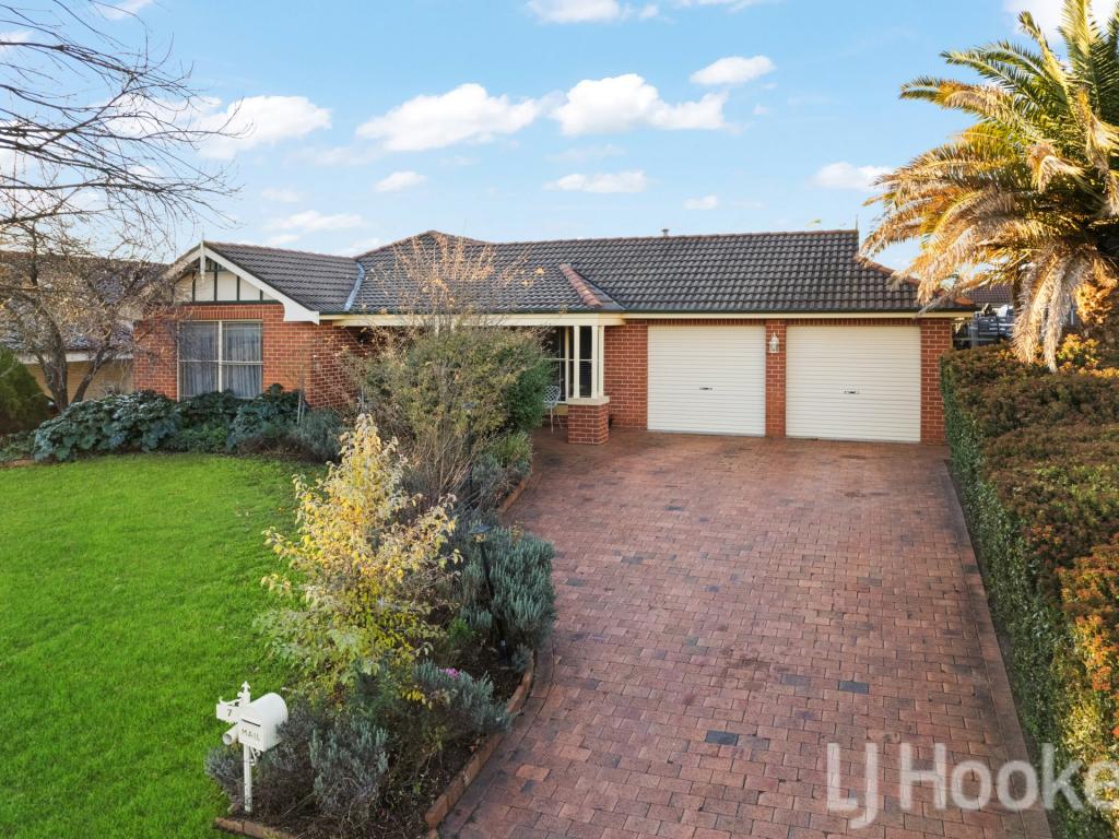 7 Barker Cct, Kelso, NSW 2795