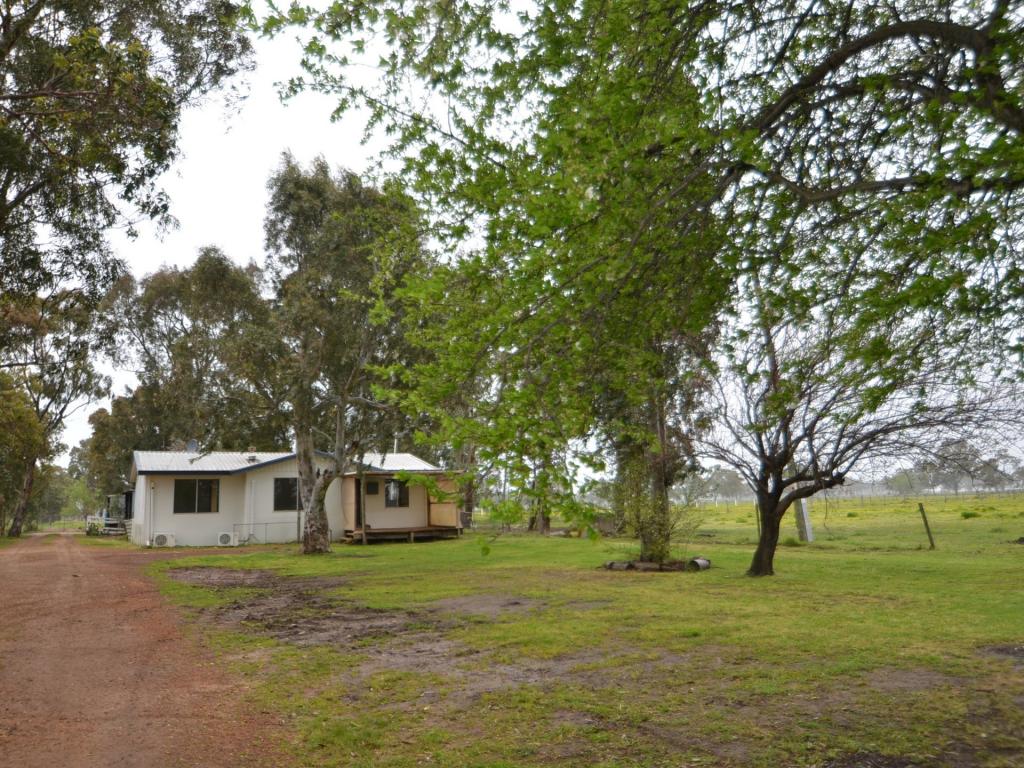 429 UDUC RD, HARVEY, WA 6220