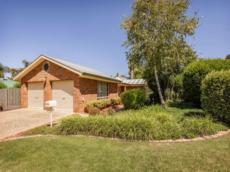 61 Michelle Ave, Lavington, NSW 2641