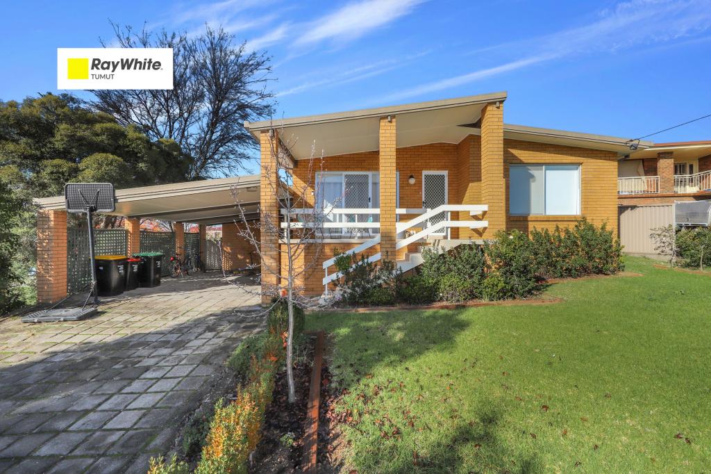 8 KALEEMA CRES, TUMUT, NSW 2720