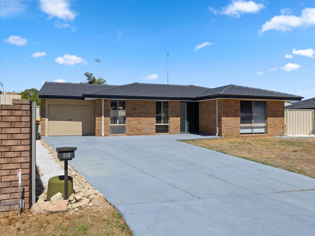 110 Marvell Ave, Lake Coogee, WA 6166