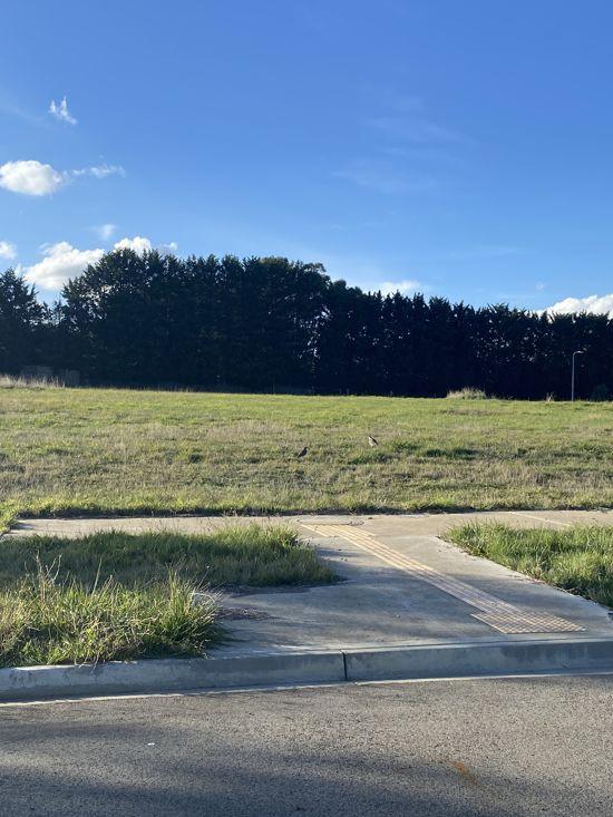 2 EAGLE ST, WALLAN, VIC 3756