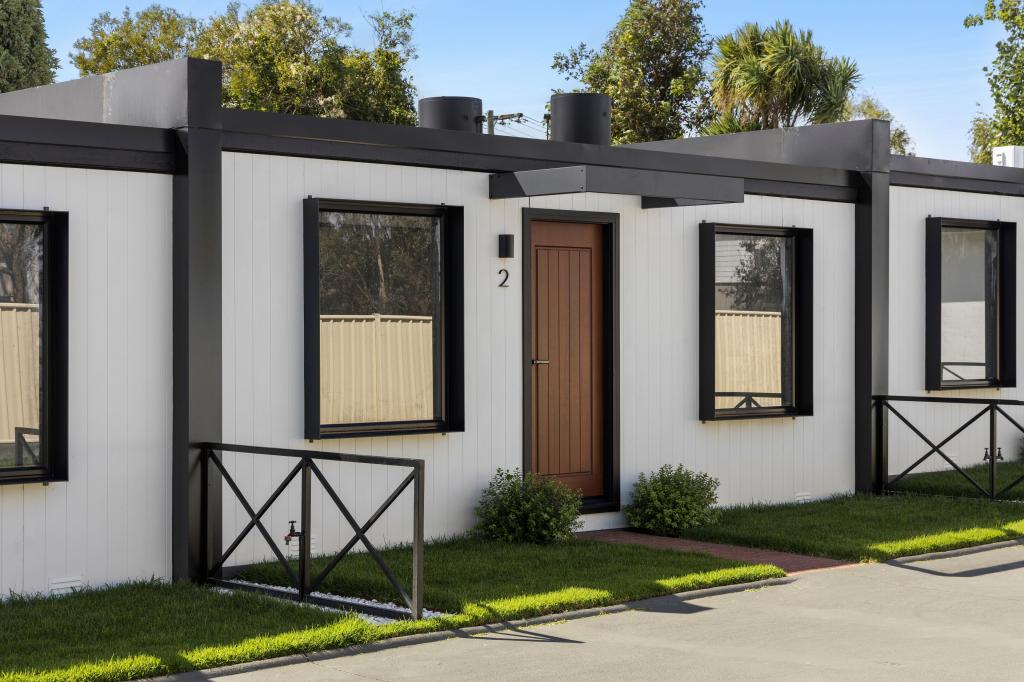 UNITS 1 & 3/31 WORCESTER RD, GISBORNE, VIC 3437